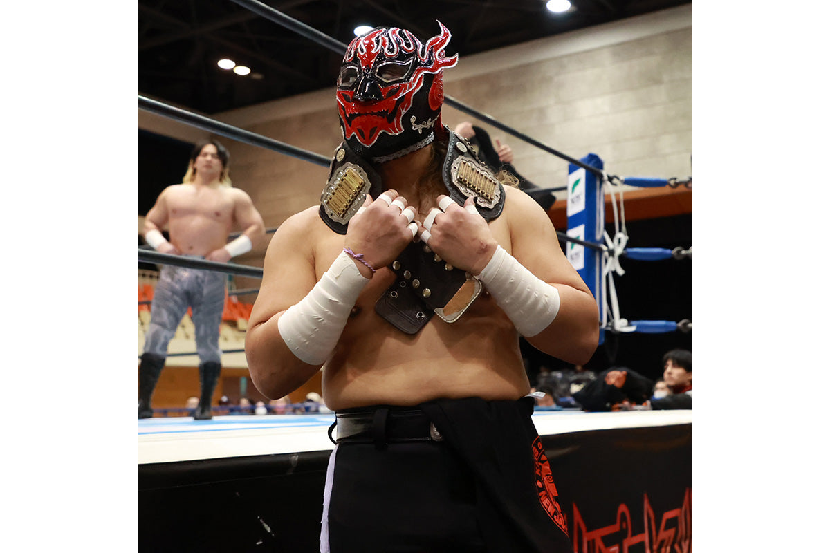 ライオンマーク Tシャツ(ブラック×レッド)