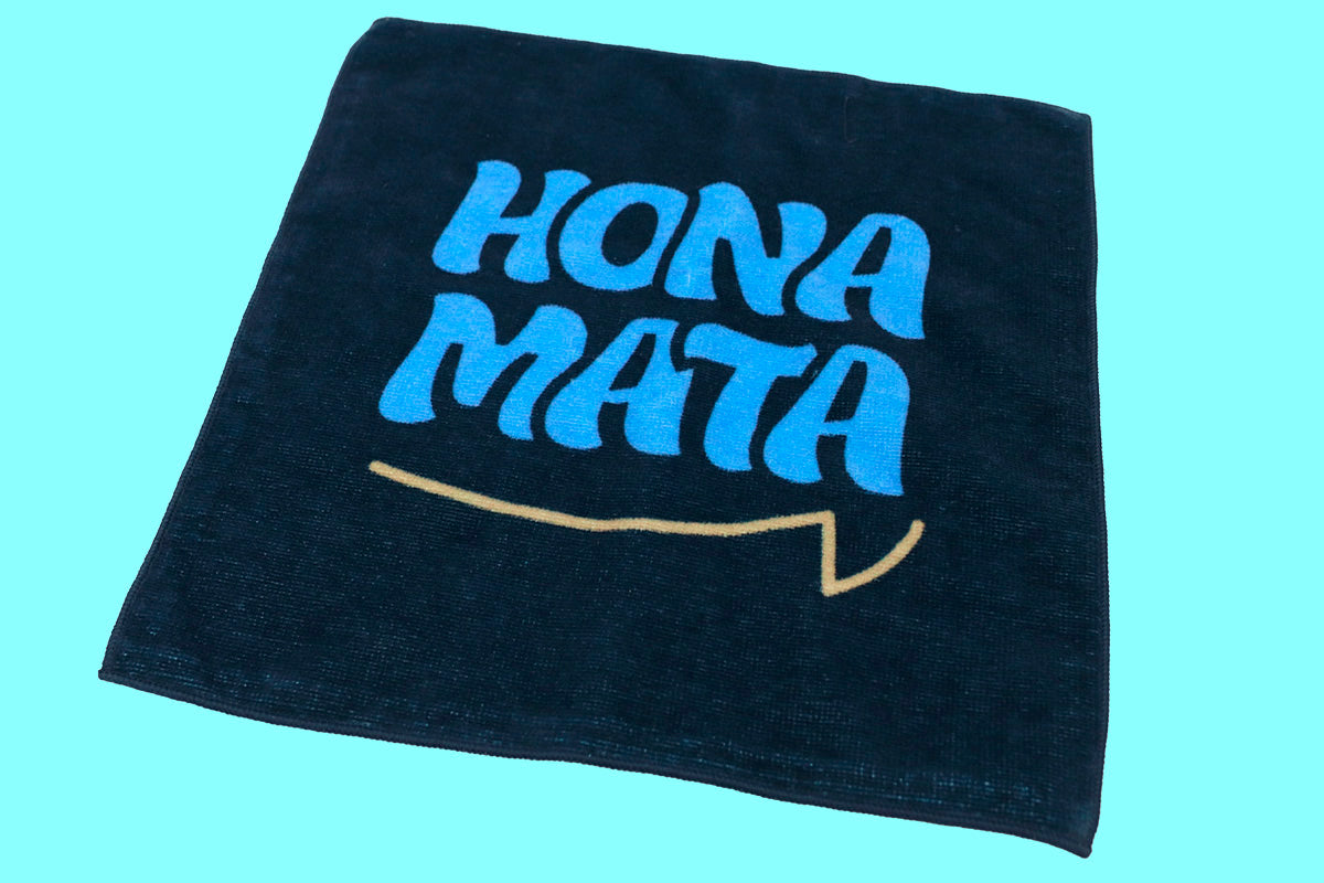 【8月中旬以降お届け】マスター・ワト「HONA MATA」キャップ&ハンカチセット