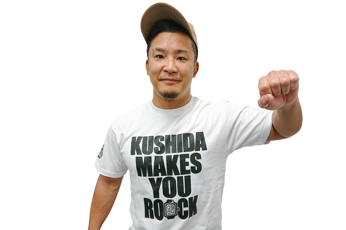 KUSHIDA「MAKES YOU ROCK」Tシャツ