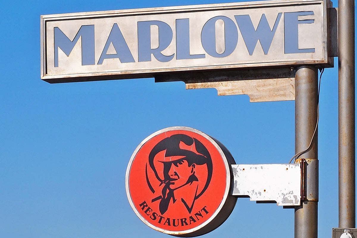 辻陽太×マーロウ「Unbound MARLOWE」コラボTシャツ(ネオン看板)