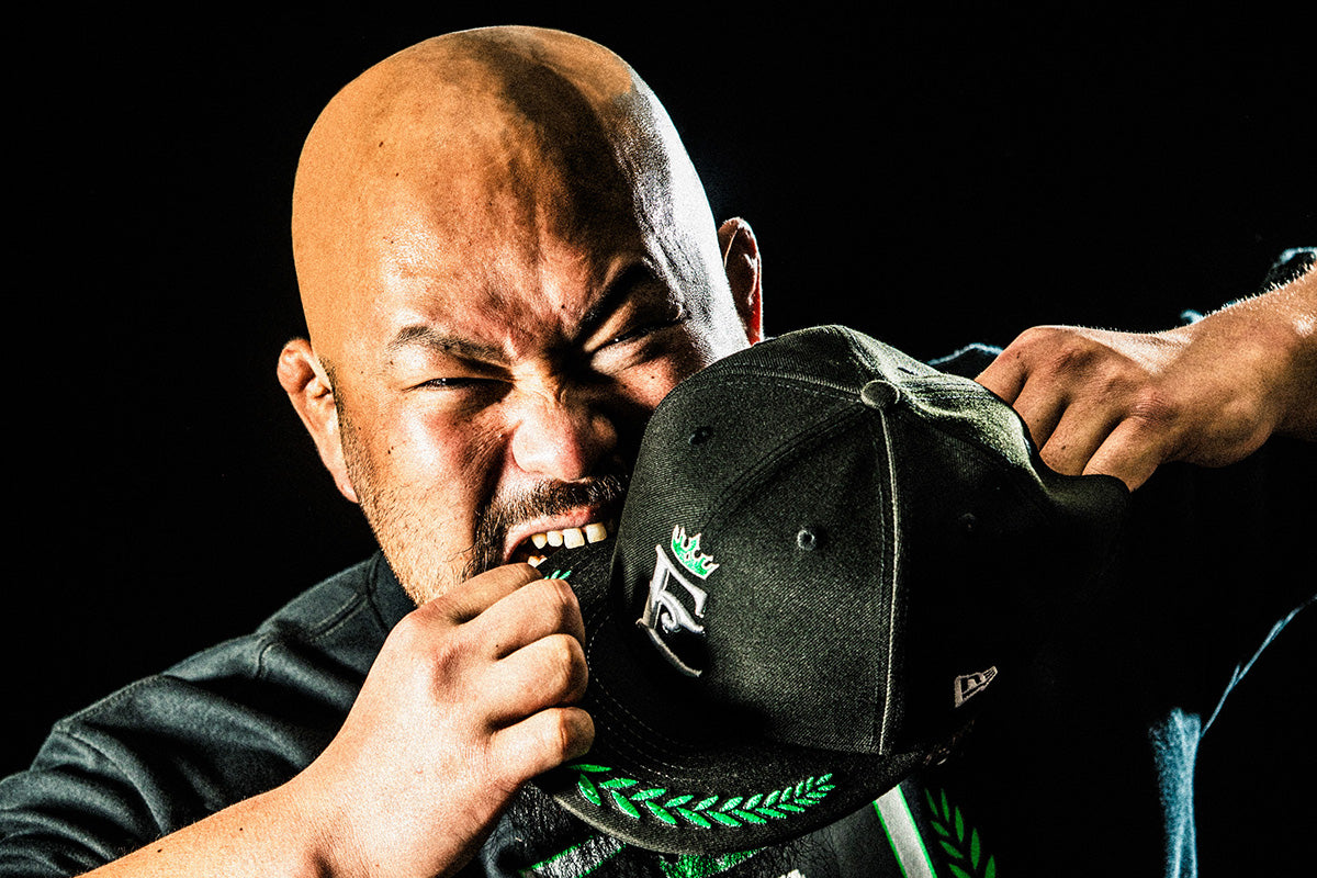 NEW ERA × UNITED EMPIRE コラボTシャツ