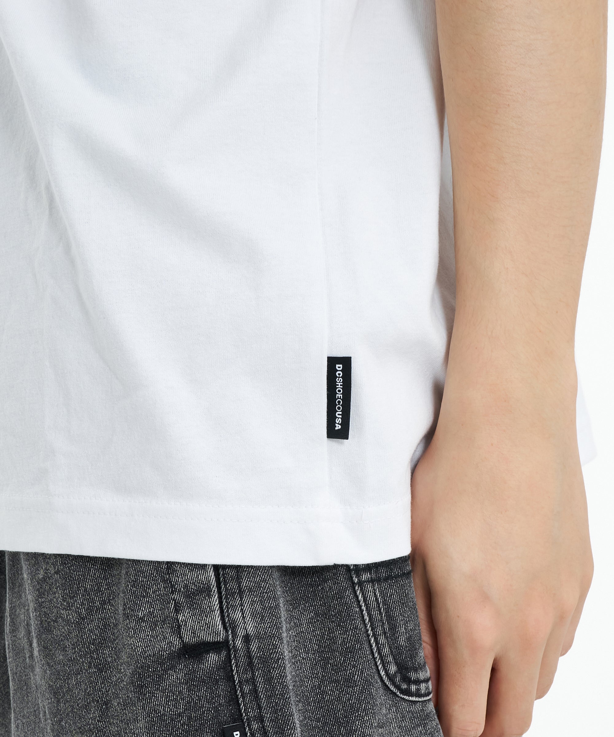 DC SHOES × 新日本プロレス コラボ ラグランTシャツ