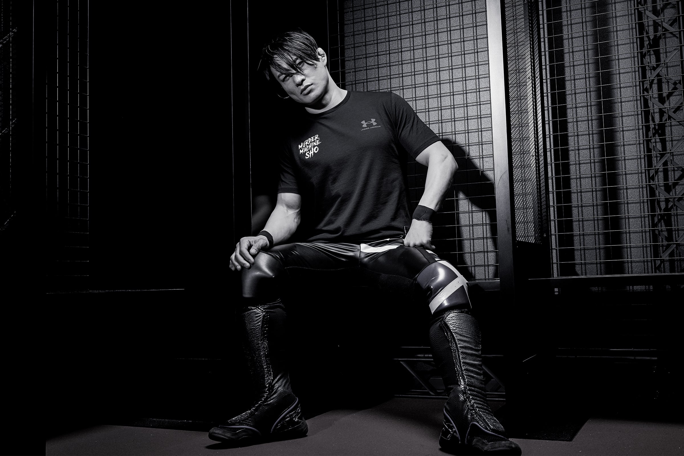 UA SHO グラフィック Tシャツ