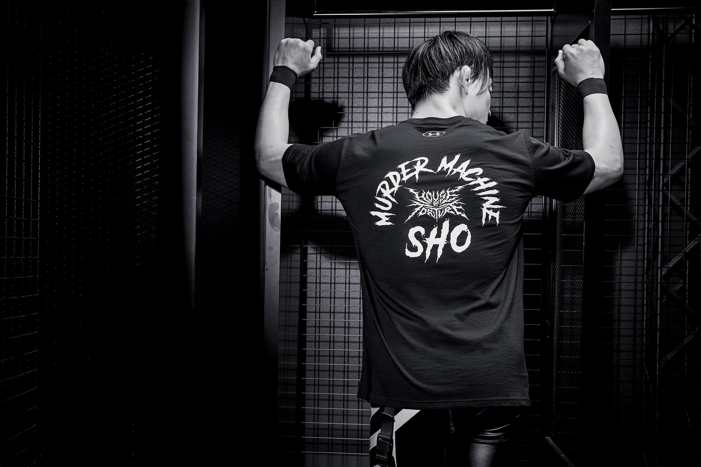 UA SHO グラフィック Tシャツ