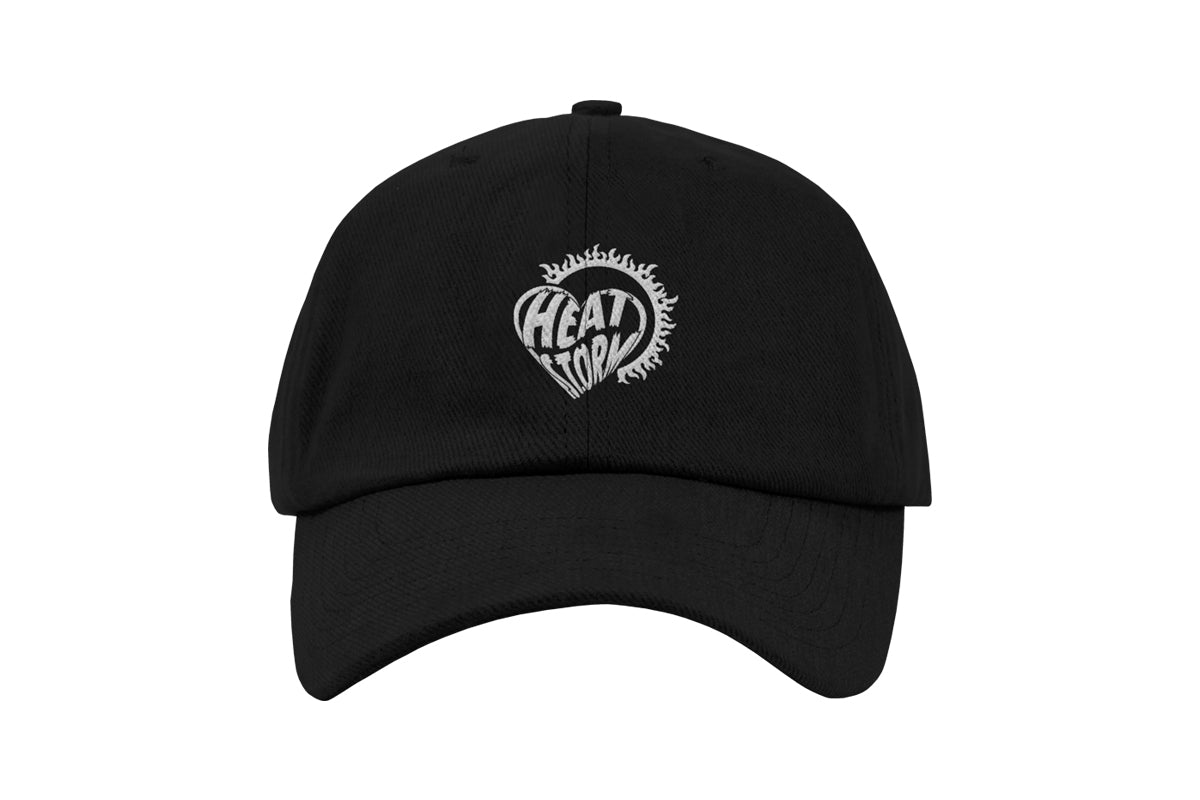 Ado × ヴィレッジヴァンガード ローキャップ ブラック 上村優也「HEAT STORM」ローキャップ（ヴィンテージブラック）