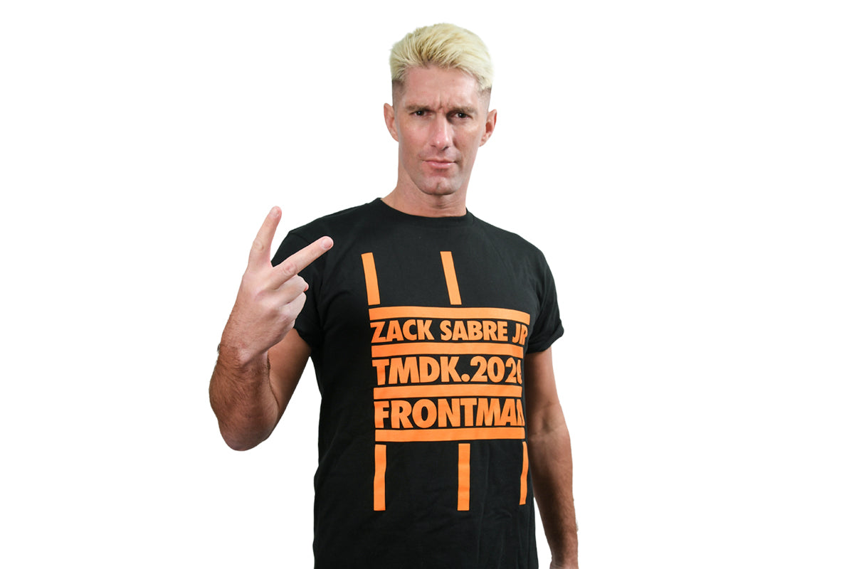ザック・セイバー Jr.「TMDK.2026 FRONTMAN」Tシャツ ザック・セイバー Jr.「TMDK.2026 FRONTMAN」Tシャツ