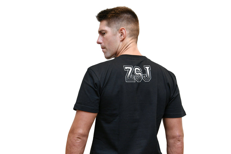 ザック・セイバーJr. イラストTシャツ（2022）