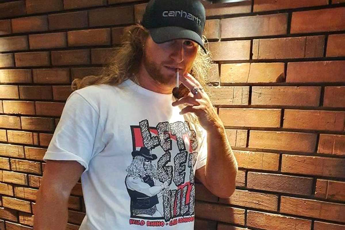 クラーク・コナーズ「LET'S GET WILD」Tシャツ